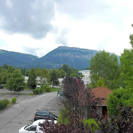 Premiere Classe Grenoble Sud Universite *